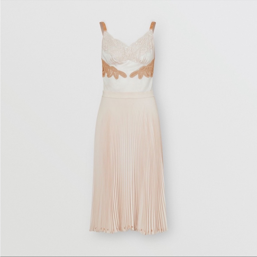 BNWT Burberry Sesame Pleated Dress